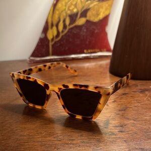 I-Sea Rosey Cat-Eye Sunglasses